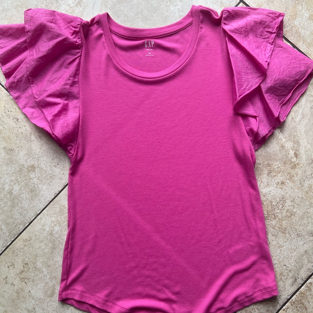Gap tee with flutter sleeves